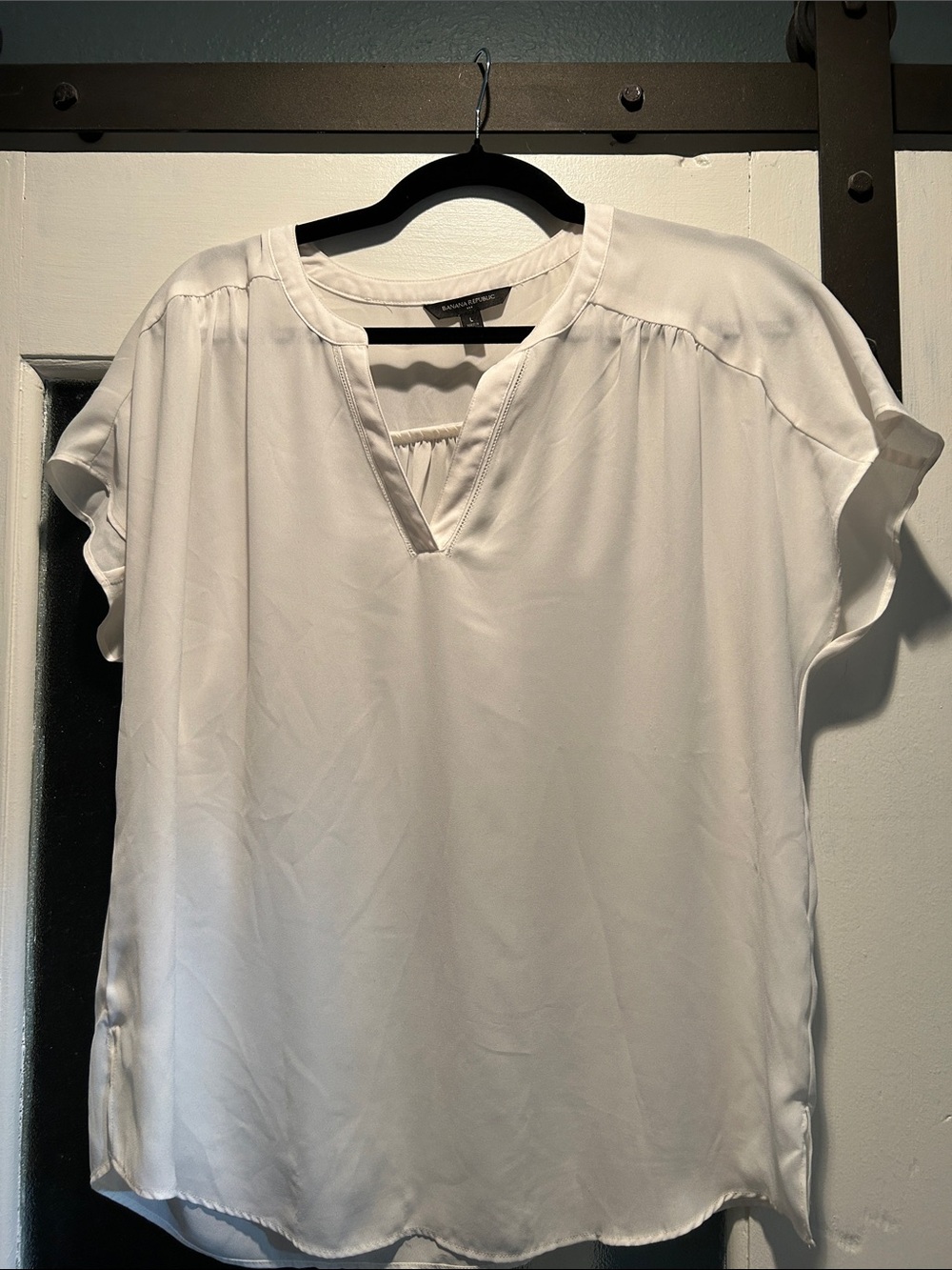 Banana Republic White Split V-Neck Flutter Sleeve Blouse